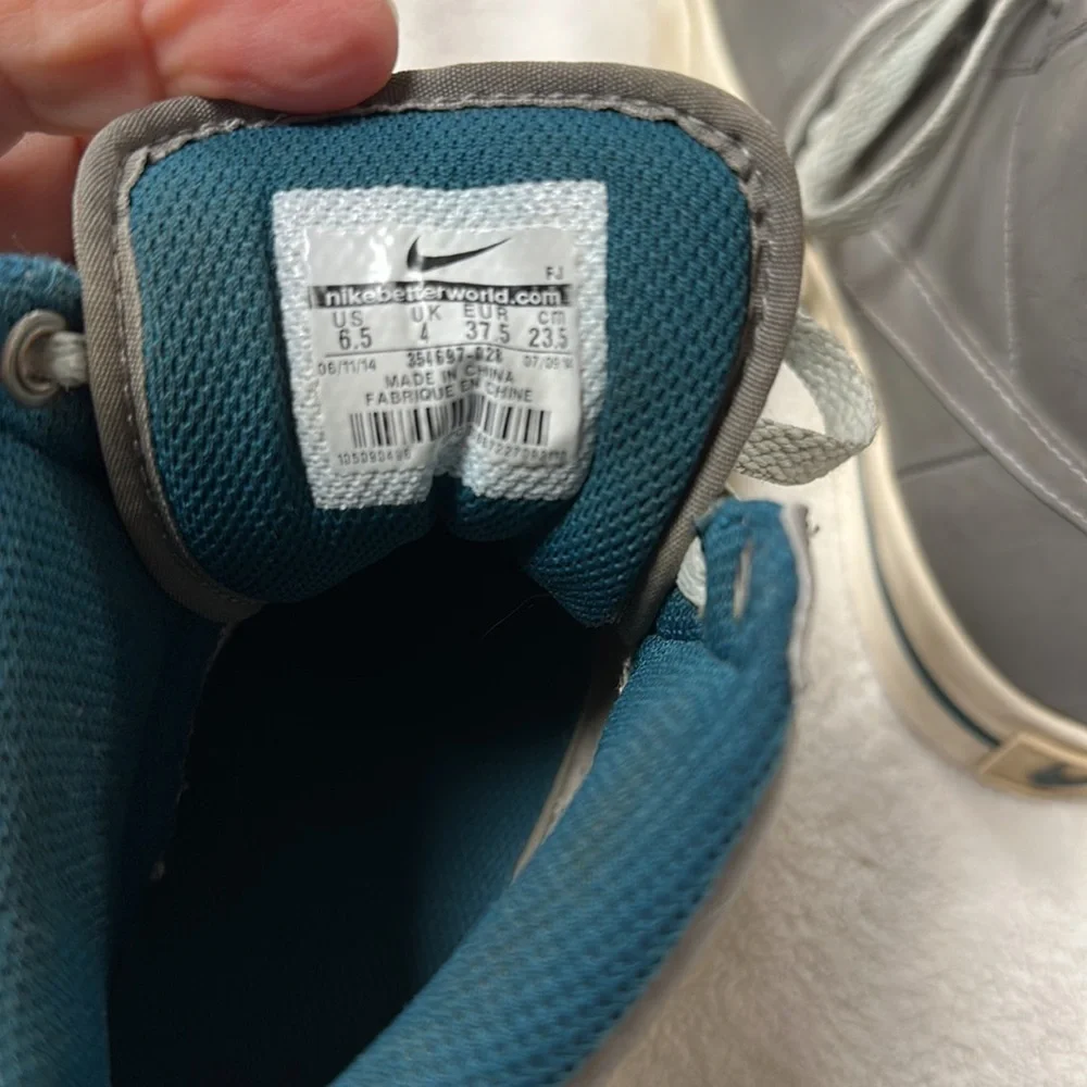 Nike Women's Sweet Classic High Top  Leather, US 6.5, Gray with blue/teal